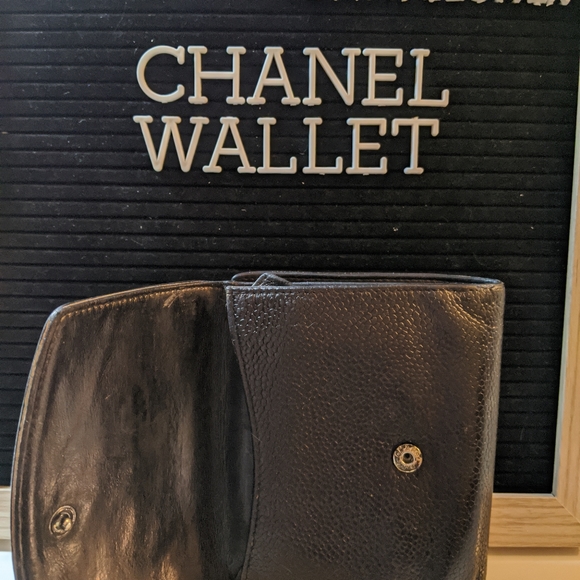 Chanel Caviar Wallet - Picture 2 of 5